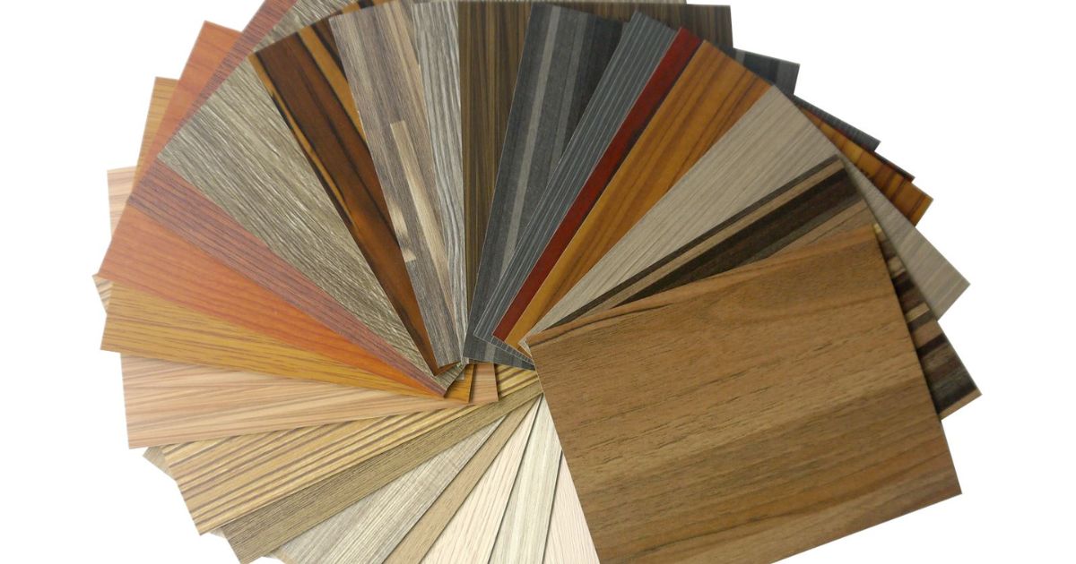 So sánh độ bền màu và khả năng ổn định màu của BENTO với các dòng nhựa phổ biến.