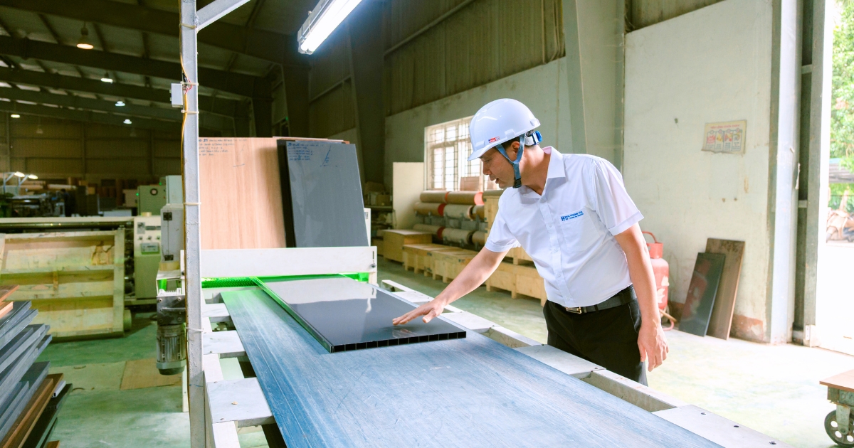 Gợi ý nguồn cung tấm nhựa nội thất Bento phù hợp cho các xưởng sản xuất nội thất với nhu cầu nhập hàng thường xuyên.